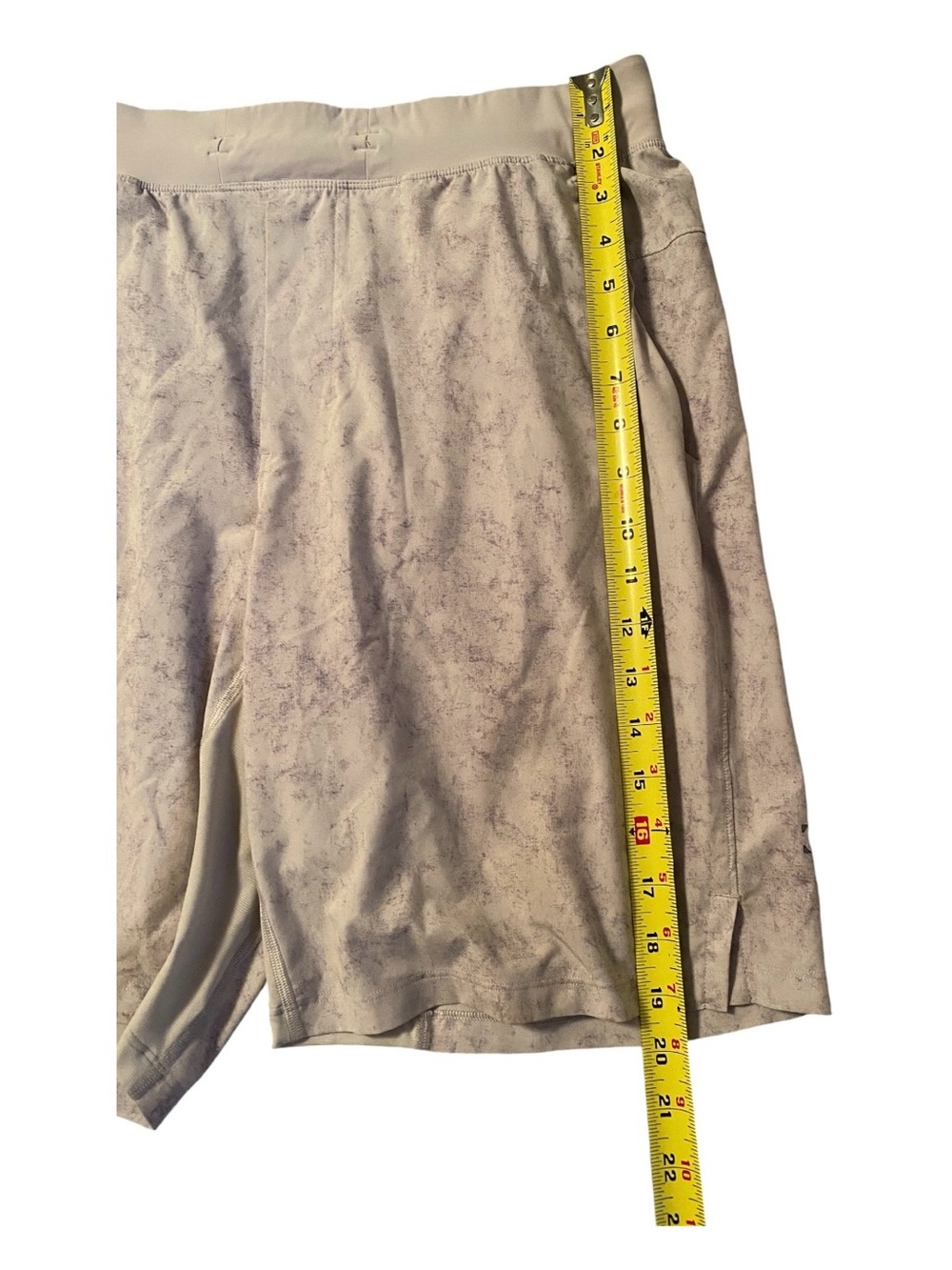 Lululemon Men's Athletic Performance Shorts in Gray Marble, Elastic Waist - Picture 6 of 7
